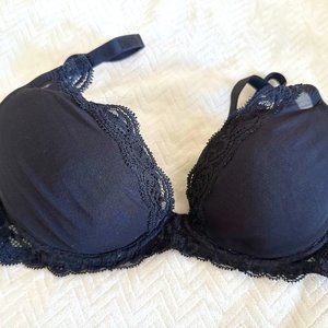 Underwire lace black bra 32D